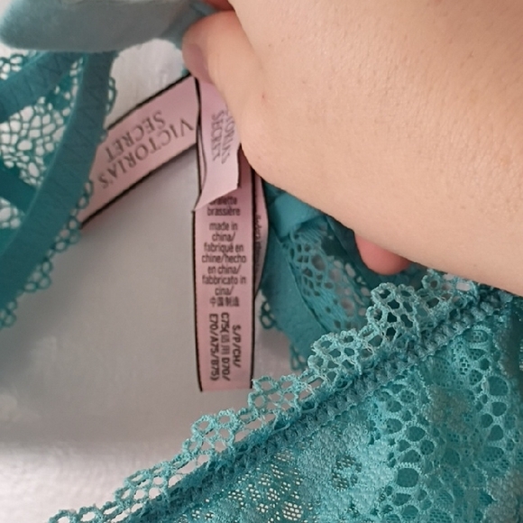 Victoria's Secret Chic Lace Bralette in Turquoise - Picture 2 of 4